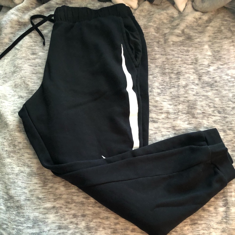 Black Nike sweatpants